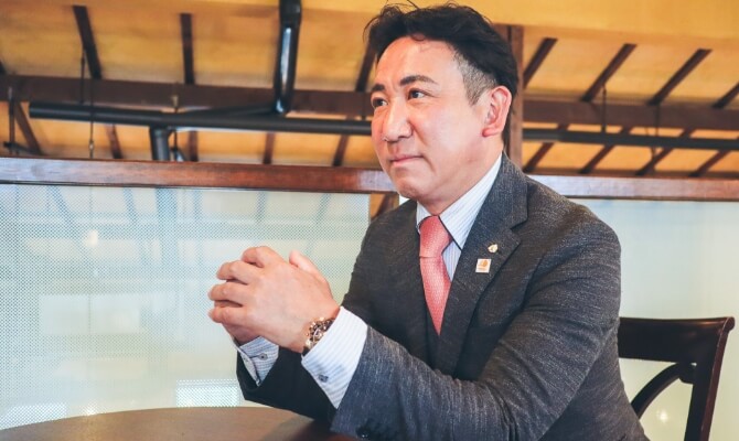 カフェヨシノ国府宮店オーナー