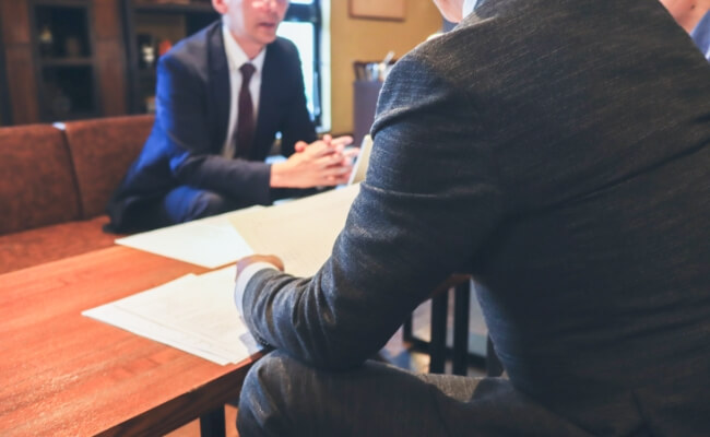 現在の業績はいかがですか？